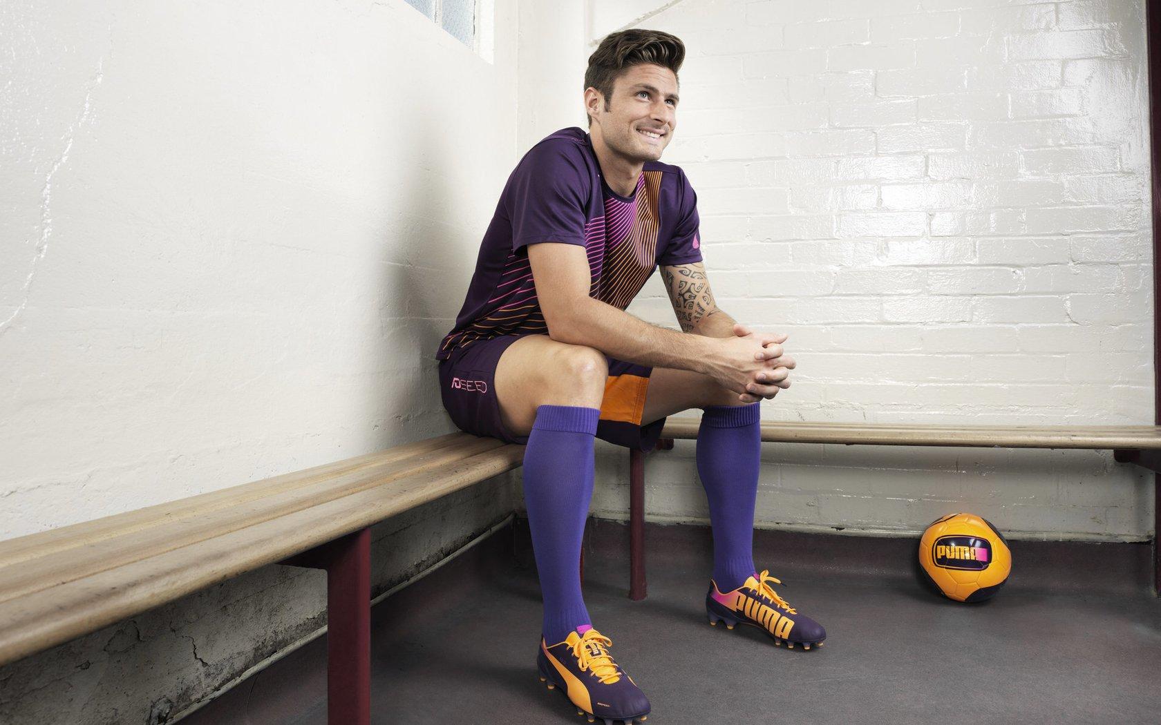 UFC 300重磅对决尘埃落定 轻量级冠军战引爆全球格斗热潮