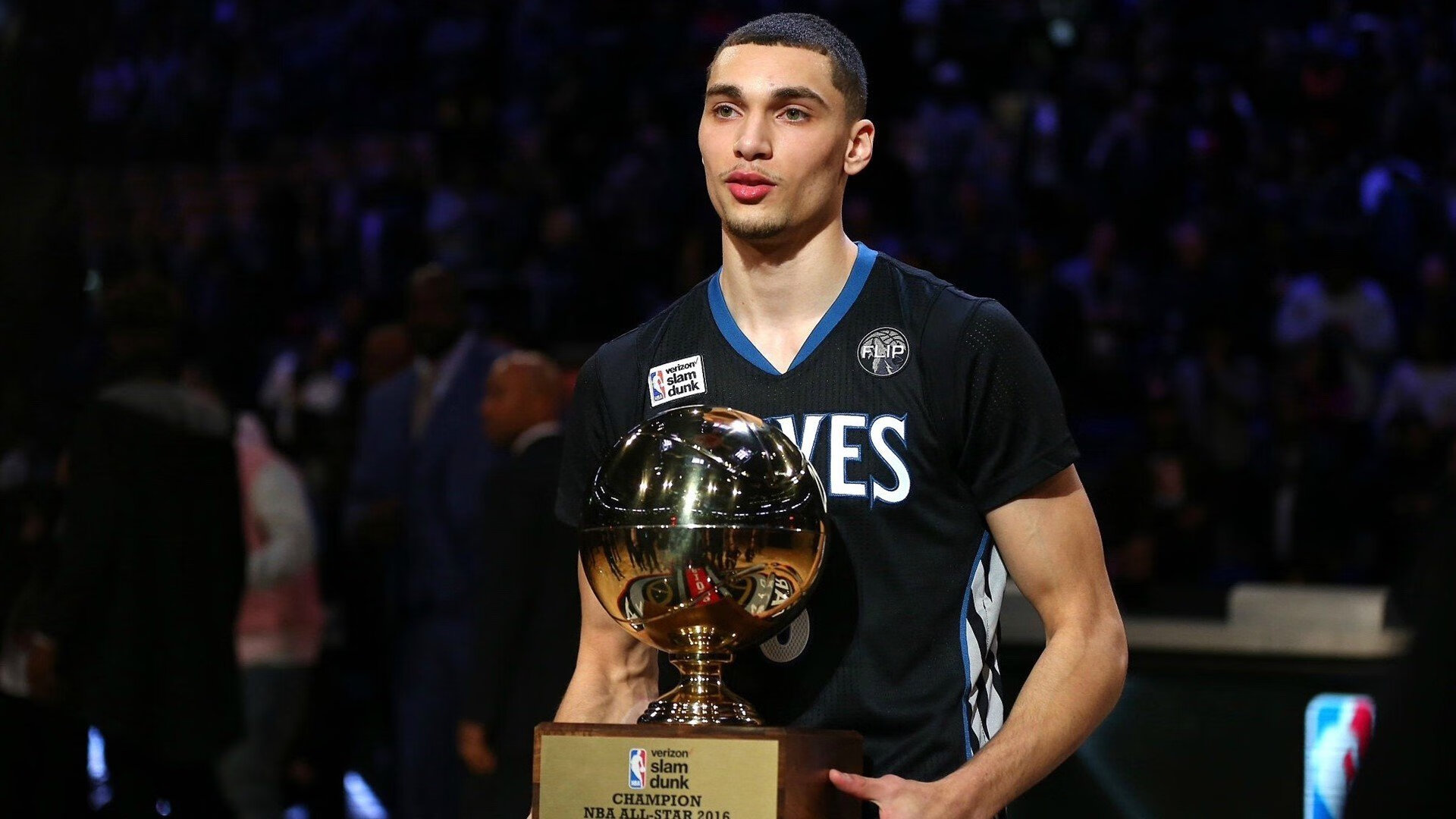 库里狂飙9记三分球率队逆转,勇士主场力克劲敌