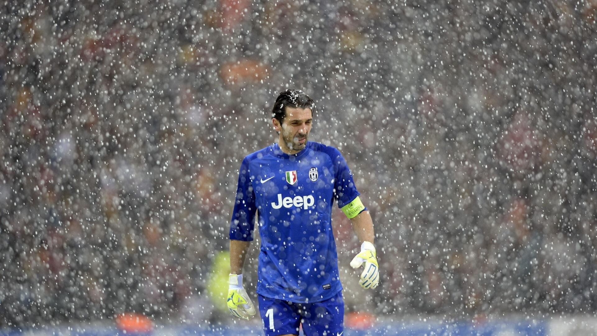 皇家马德里与巴塞罗那上演巅峰对决,西甲冠军悬念再起