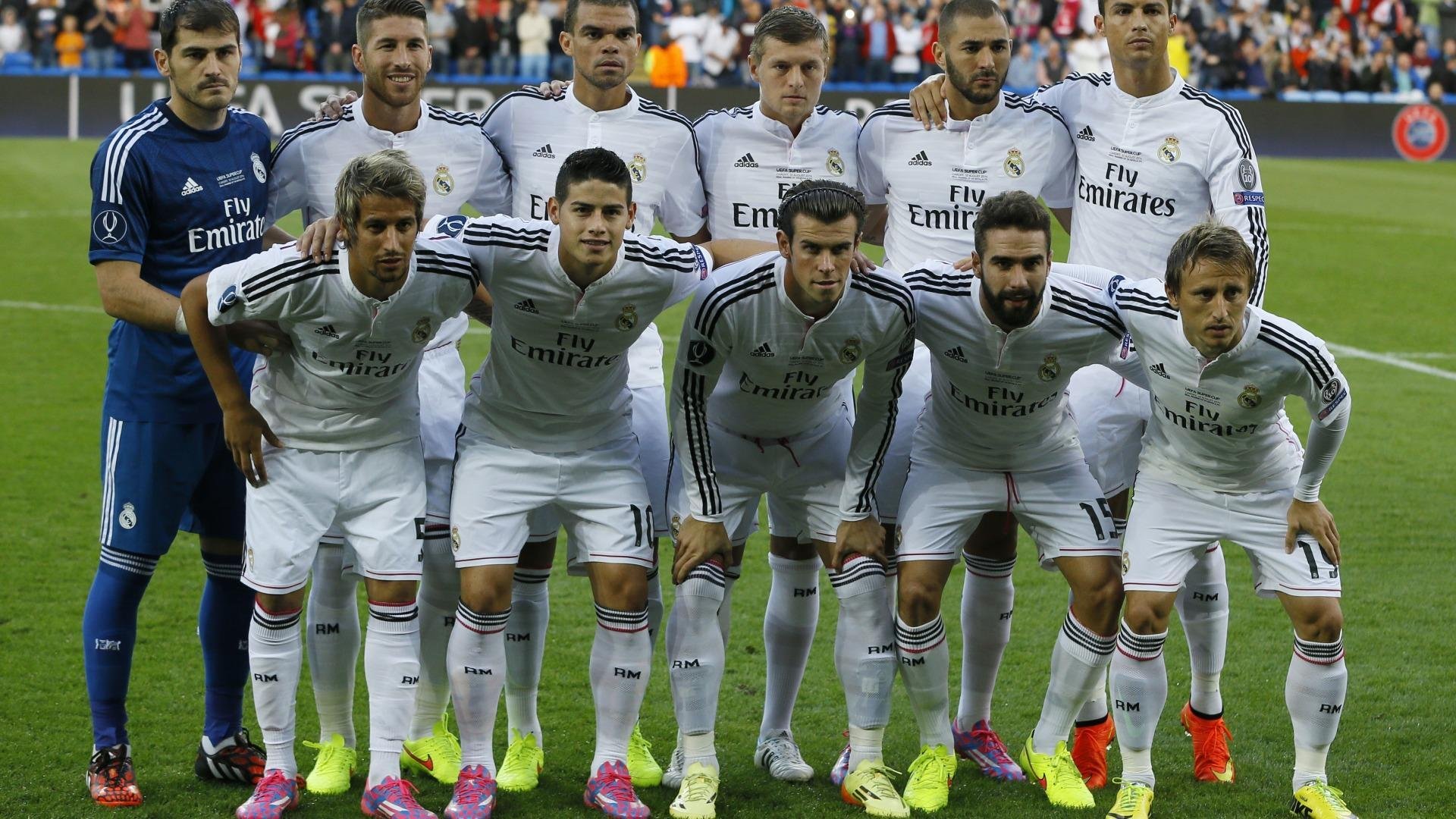 梅西第八次捧起金球奖 刷新历史纪录再创辉煌