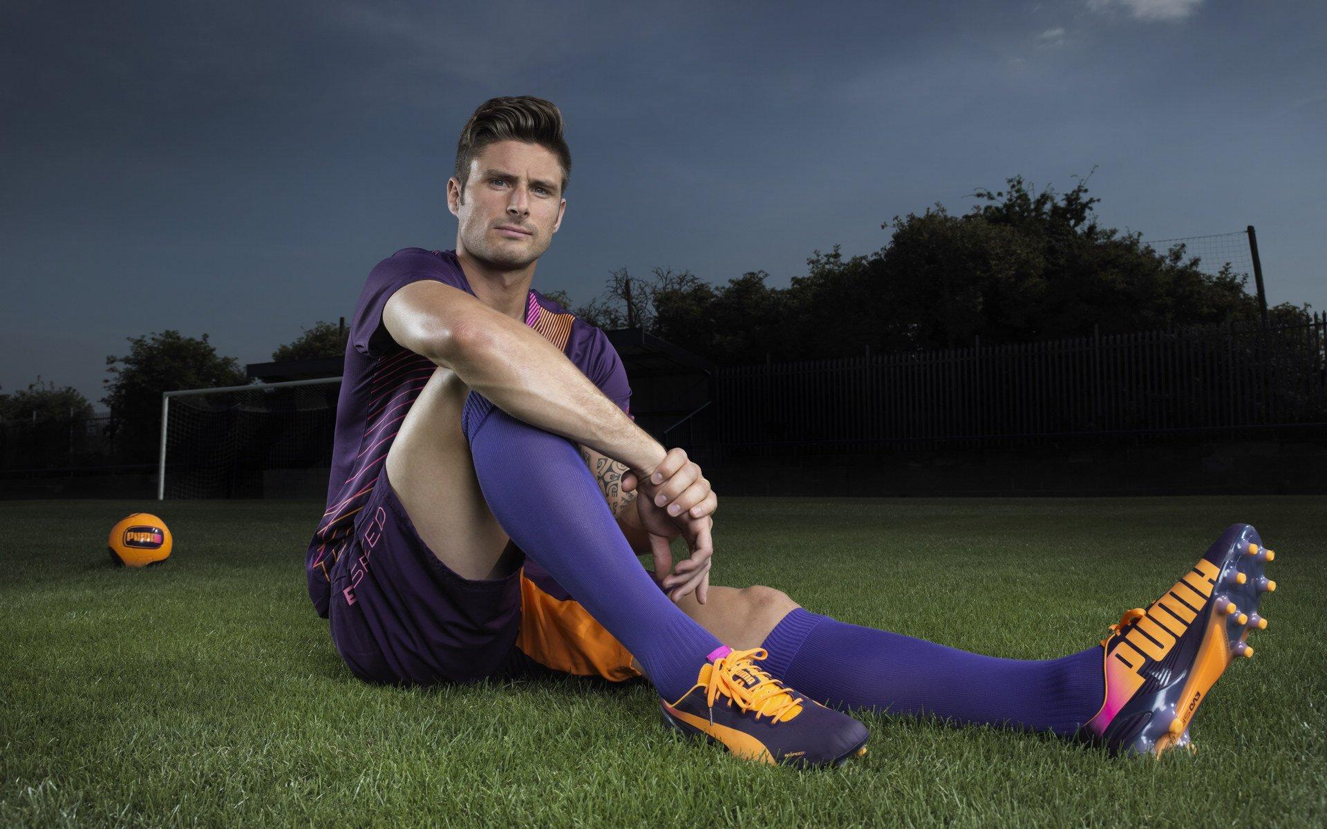 布拉格中场坦言枪手几无破绽 强调进攻哲学需无畏反击